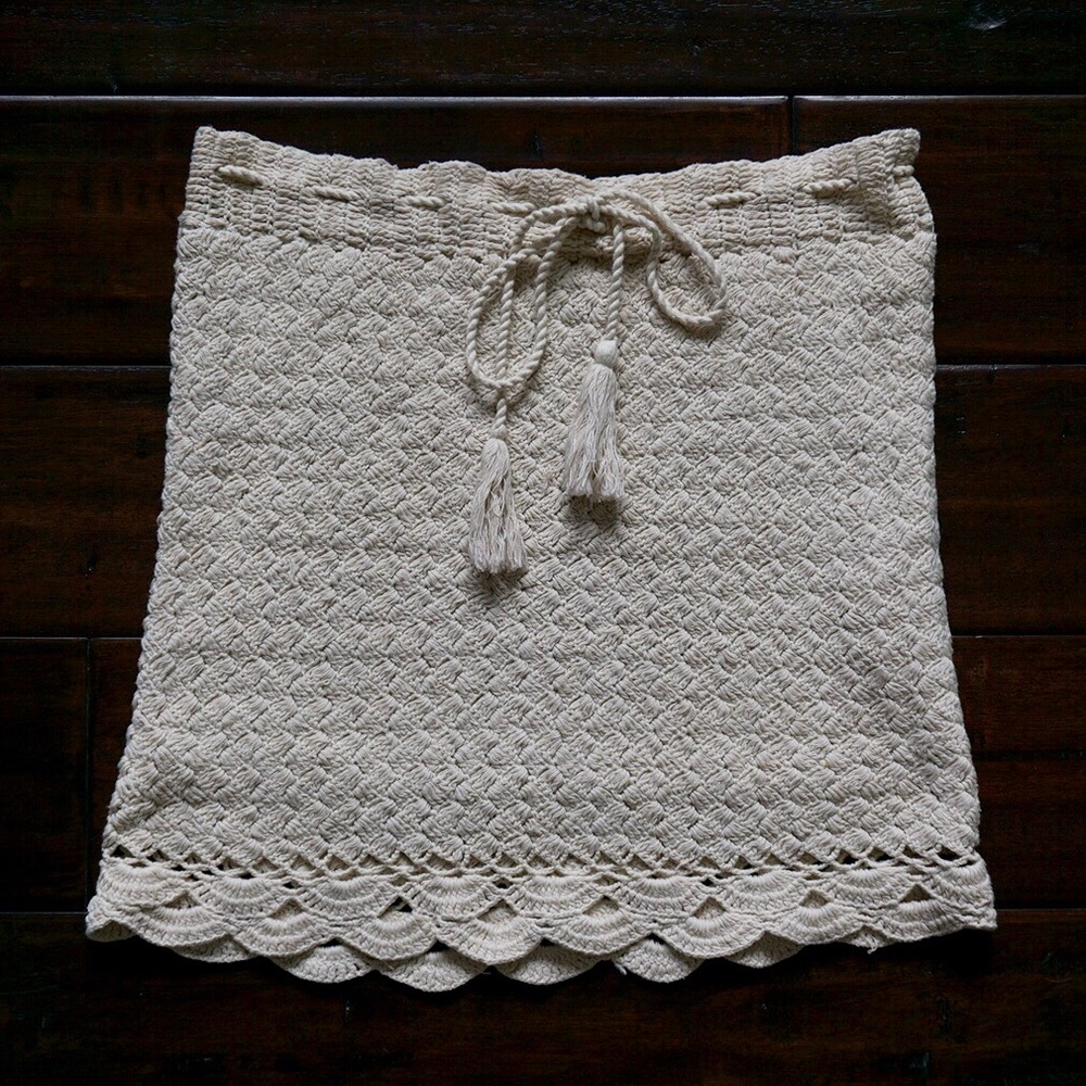 EARTHBOUND knit skirt.
